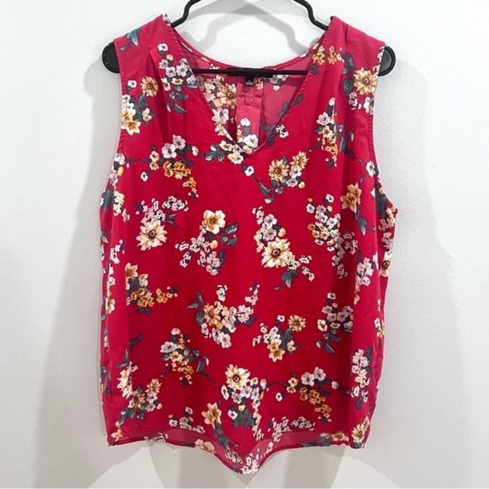 Alice Blue red vneck floral top size large
